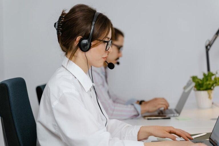 support hotline for businesses
